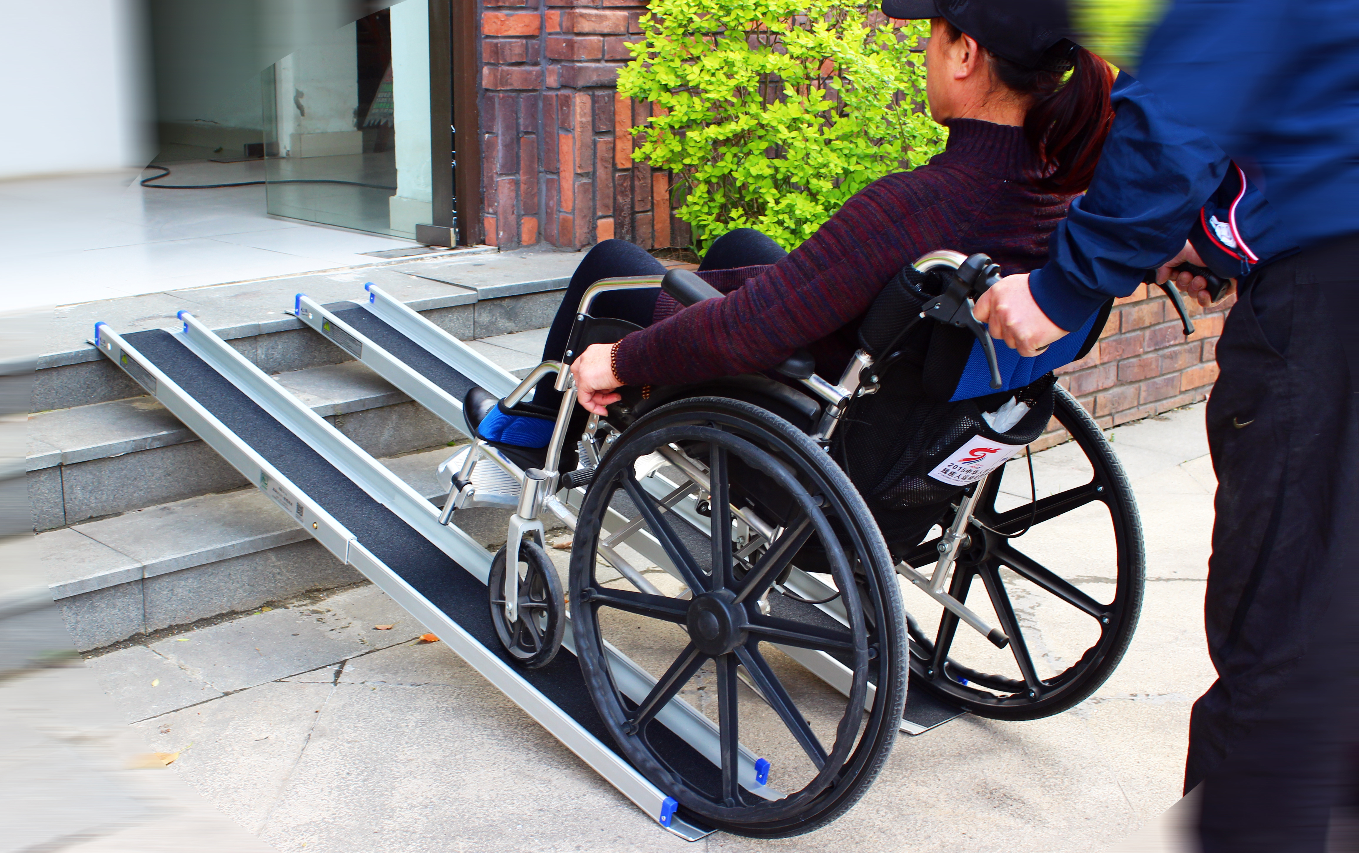 Doble telescópica portátil rampa para sillas de ruedas